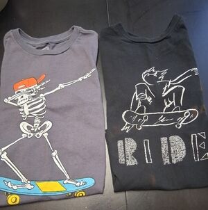 2 Kids Graphic T-Shirts - Skeleton Skateboarder & Skater Design    Size S(6-7)